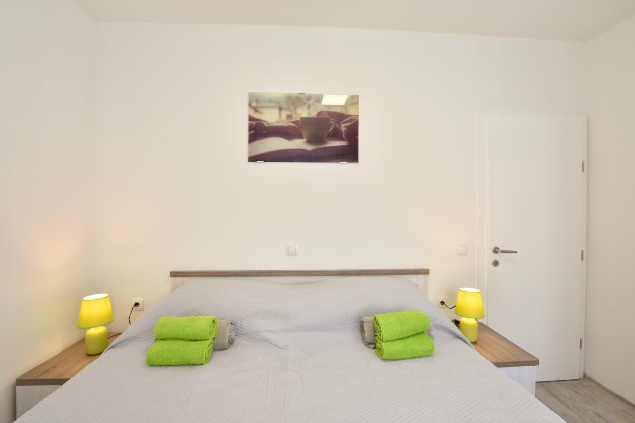 Apartmani Iva&Ante Dugi Rat Exteriér fotografie