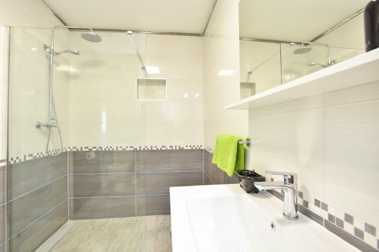 Apartmani Iva&Ante Dugi Rat Exteriér fotografie